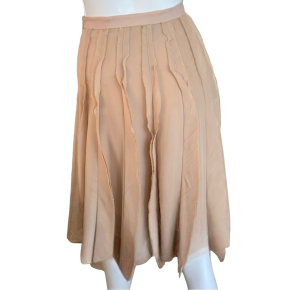 ANN TAYLOR RAW SEAM EDGE FIT & FLARE SKIRT. WOMEN’S SIZE 6 - Picture 2 of 7